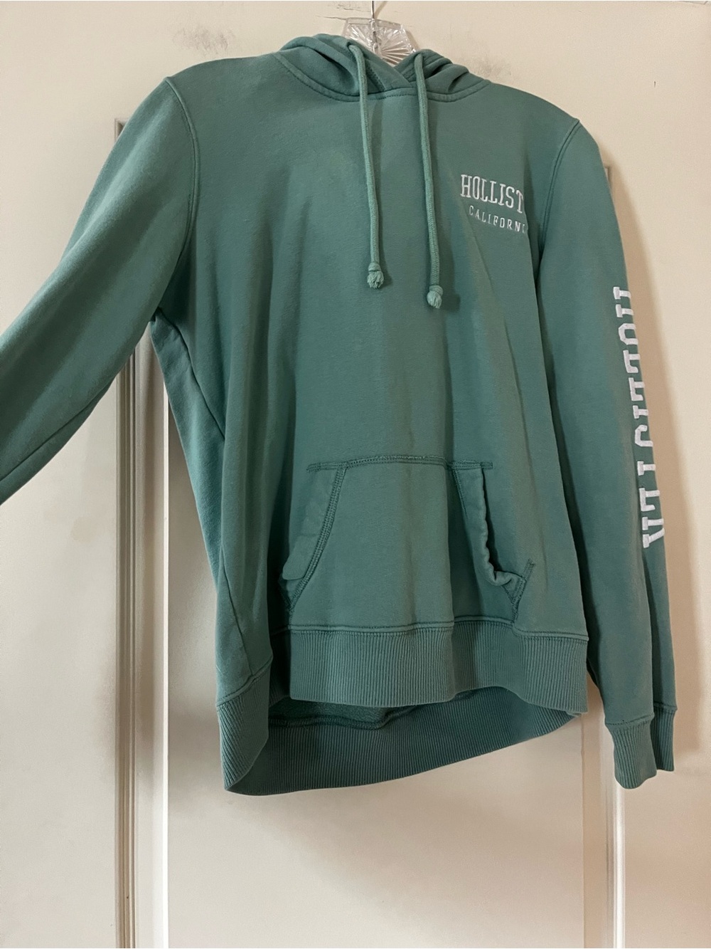Hollister Green Lightweight Pullover Hoodie Women’s size Medium - Picture 3 of 8